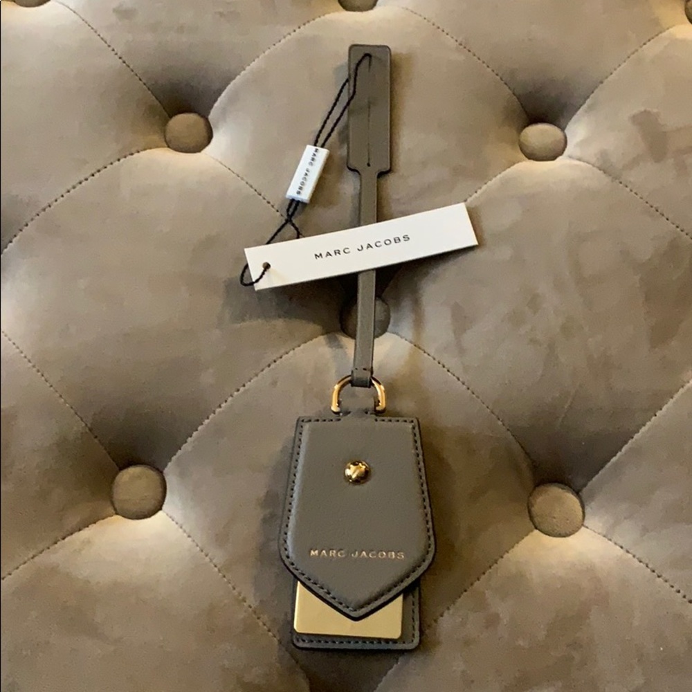 Marc Jacobs leather hang tag